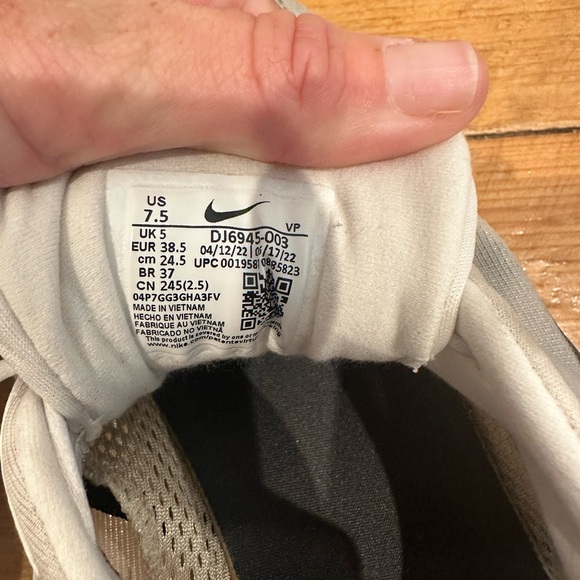 Nike Spark Women’s Shoes Phantom/Dark Smoke Grey/Sanddrift/White/Black - Sz 7.5 - Picture 5 of 7